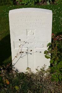 Dozinghem Military Cemetery - Elliston, Frederick George