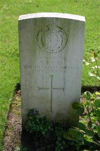 Dozinghem Military Cemetery - Ennis, A