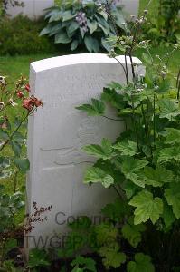 Dozinghem Military Cemetery - Ewart, James