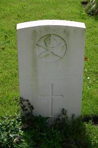 Dozinghem Military Cemetery - Eyres, Edward Frank