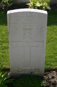 Dozinghem Military Cemetery - Farrell, M