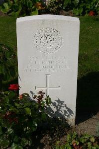 Dozinghem Military Cemetery - Fergusson, Peter