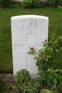 Dozinghem Military Cemetery - Fiddler, E H S