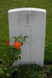 Dozinghem Military Cemetery - Fielding, R C