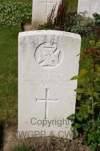 Dozinghem Military Cemetery - Fisher, Tom James Turner