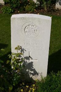 Dozinghem Military Cemetery - Flesher, Fred