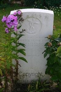 Dozinghem Military Cemetery - Flook, Frederick