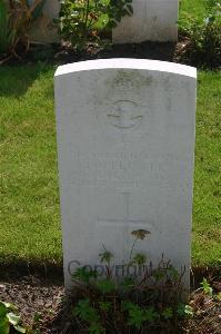 Dozinghem Military Cemetery - Flower, Frederick Godfrey