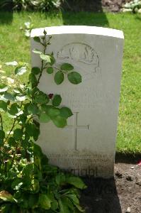 Dozinghem Military Cemetery - Foaley, Dominic