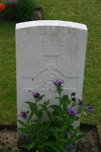 Dozinghem Military Cemetery - Fox, Charles