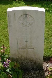 Dozinghem Military Cemetery - Fox, Richard