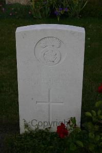 Dozinghem Military Cemetery - Francis, J R