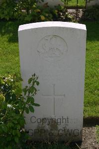 Dozinghem Military Cemetery - Freeman, Arthur David