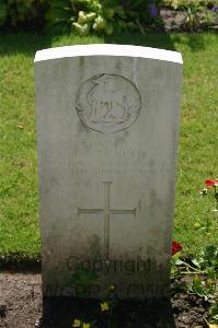 Dozinghem Military Cemetery - French, E