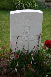 Dozinghem Military Cemetery - Gabriel, Stewart Arkcoll