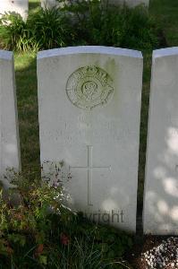 Dozinghem Military Cemetery - Gage, H T