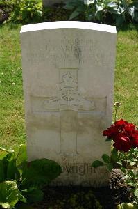 Dozinghem Military Cemetery - Garrett, John