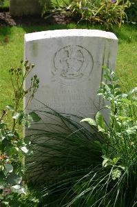 Dozinghem Military Cemetery - Gibbs, H