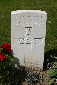 Dozinghem Military Cemetery - Gibson, Arthur