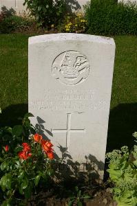 Dozinghem Military Cemetery - Gilbert, Owen William