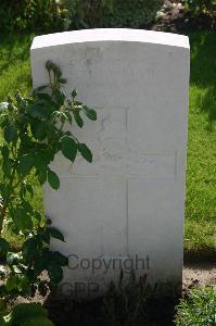 Dozinghem Military Cemetery - Gilham, T H