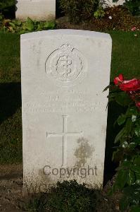 Dozinghem Military Cemetery - Gill, John Henry