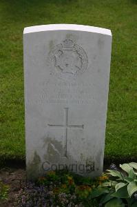 Dozinghem Military Cemetery - Gillings, W