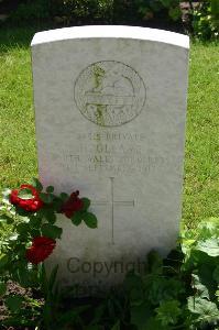 Dozinghem Military Cemetery - Gleave, H