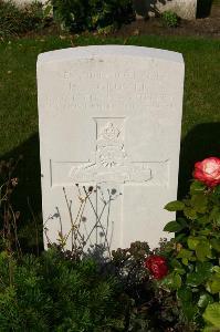 Dozinghem Military Cemetery - Glover, Leonard James