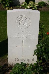 Dozinghem Military Cemetery - Gould, Alfred Charles