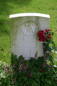 Dozinghem Military Cemetery - Goulding, William