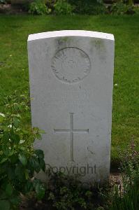 Dozinghem Military Cemetery - Graham, B