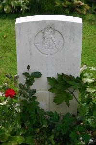 Dozinghem Military Cemetery - Grant, Cameron