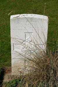 Dozinghem Military Cemetery - Green, A