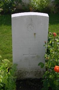 Dozinghem Military Cemetery - Grellier, F