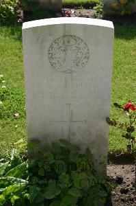 Dozinghem Military Cemetery - Griffiths, A R