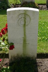 Dozinghem Military Cemetery - Griffiths, D W