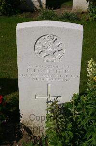 Dozinghem Military Cemetery - Griffiths, F J