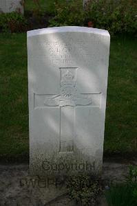 Dozinghem Military Cemetery - Grigg, G I