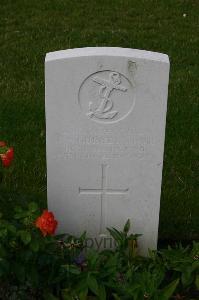 Dozinghem Military Cemetery - Gurney, John Frederick