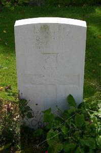 Dozinghem Military Cemetery - Guy, George Thomas