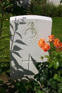 Dozinghem Military Cemetery - Habgood, C