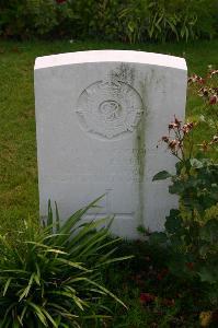 Dozinghem Military Cemetery - Hall, Mark William