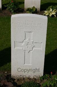 Dozinghem Military Cemetery - Hallett, Archibald