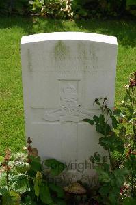 Dozinghem Military Cemetery - Halliwell, W