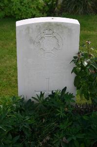 Dozinghem Military Cemetery - Hammarton, A E