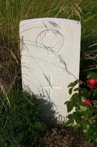 Dozinghem Military Cemetery - Hampson, Sam