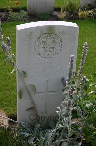 Dozinghem Military Cemetery - Hannah, J