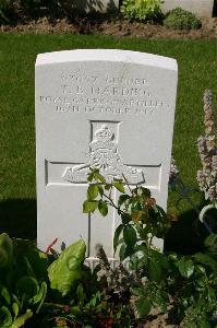 Dozinghem Military Cemetery - Harding, T B