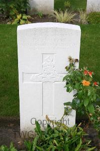 Dozinghem Military Cemetery - Harper, F I